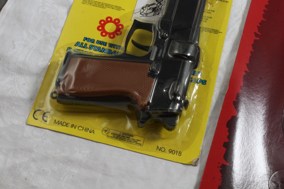 Cowboys Toy Replica Pistol & Cap Auto Pistol