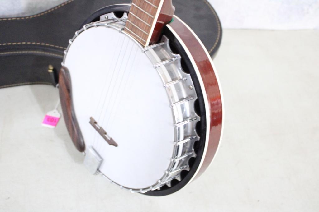 Hondo II Five String Banjo in Case