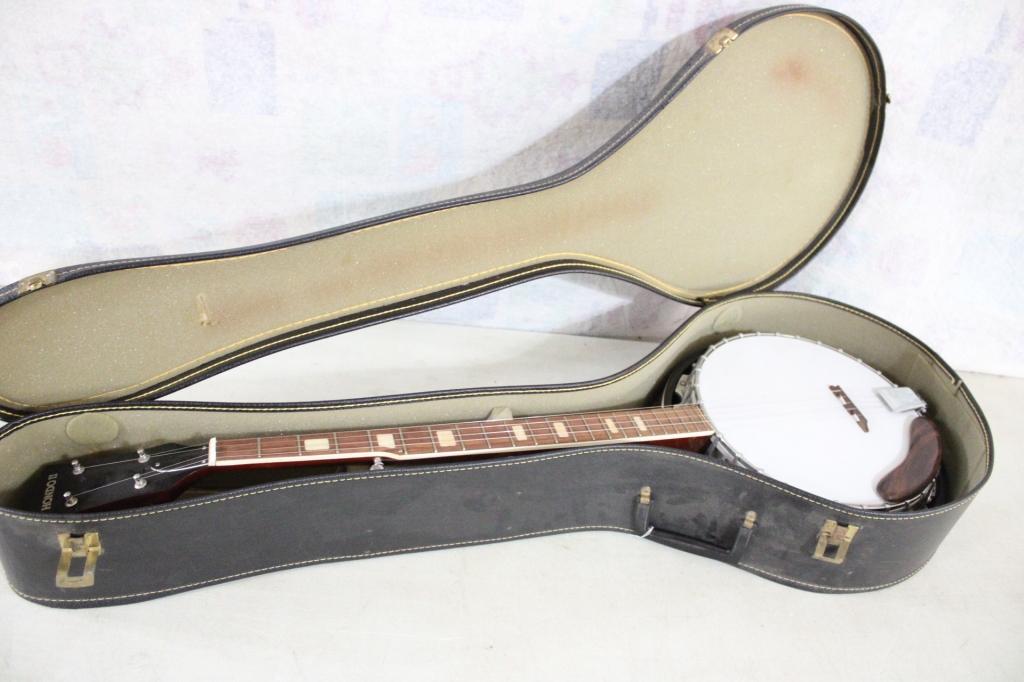 Hondo II Five String Banjo in Case