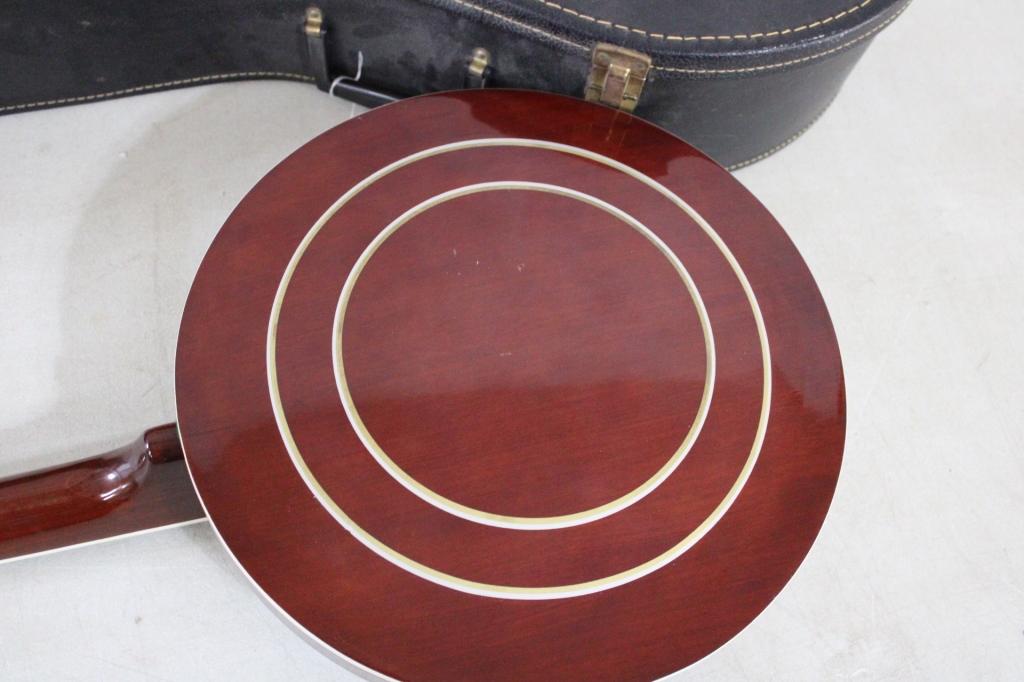 Hondo II Five String Banjo in Case