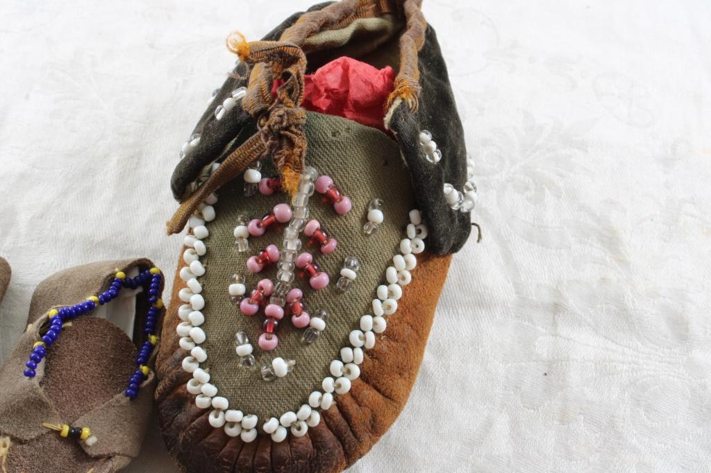 Native American Beaded Moccasins & Purse