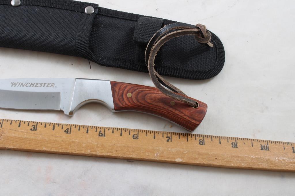 2 Winchester Fixed Blade Knives in Sheaths