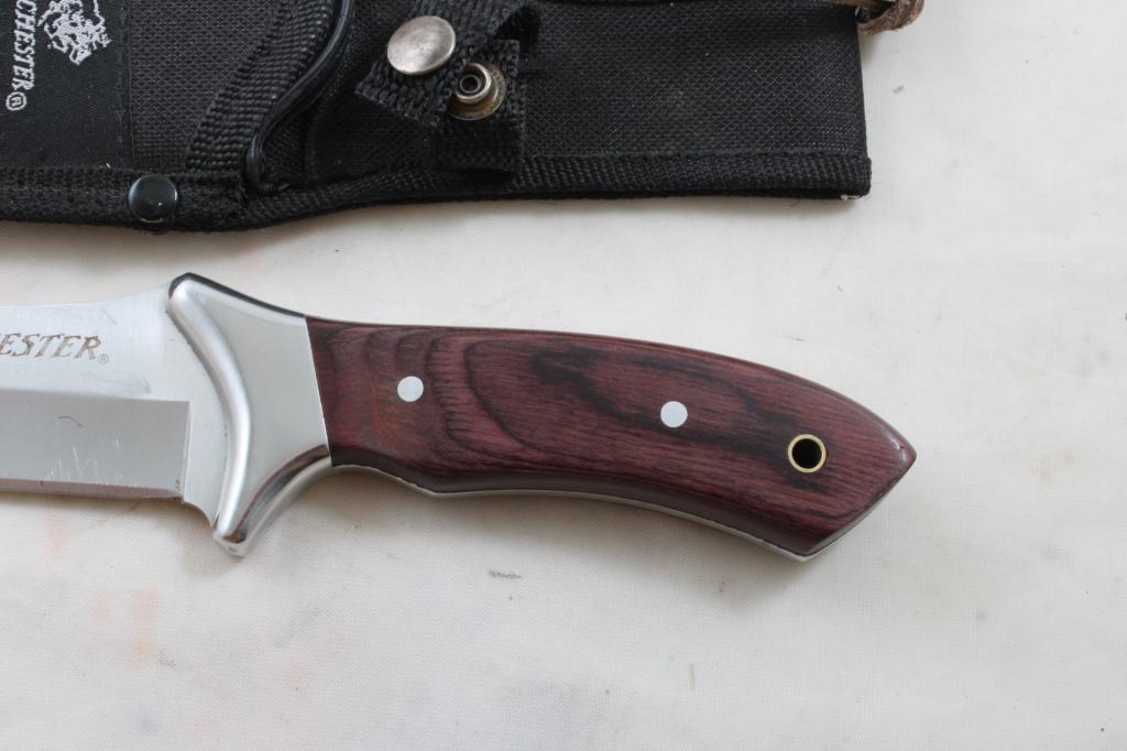 2 Winchester Fixed Blade Knives in Sheaths