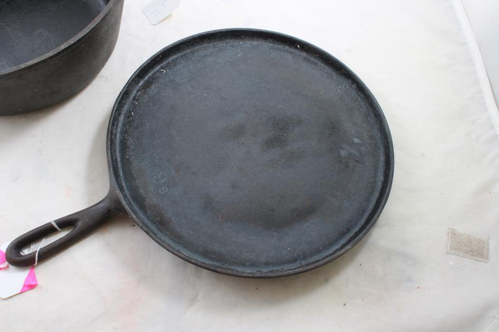 Cast Iron Wagner Ware Griddle & 5 Qt Dutch Oven