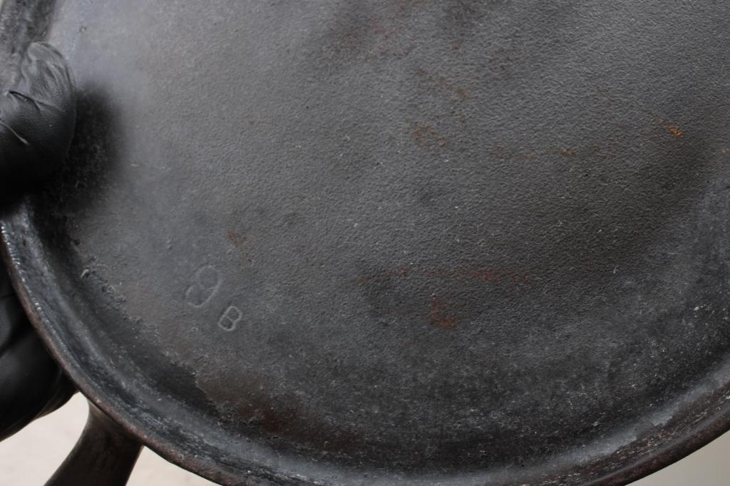 Cast Iron Wagner Ware Griddle & 5 Qt Dutch Oven