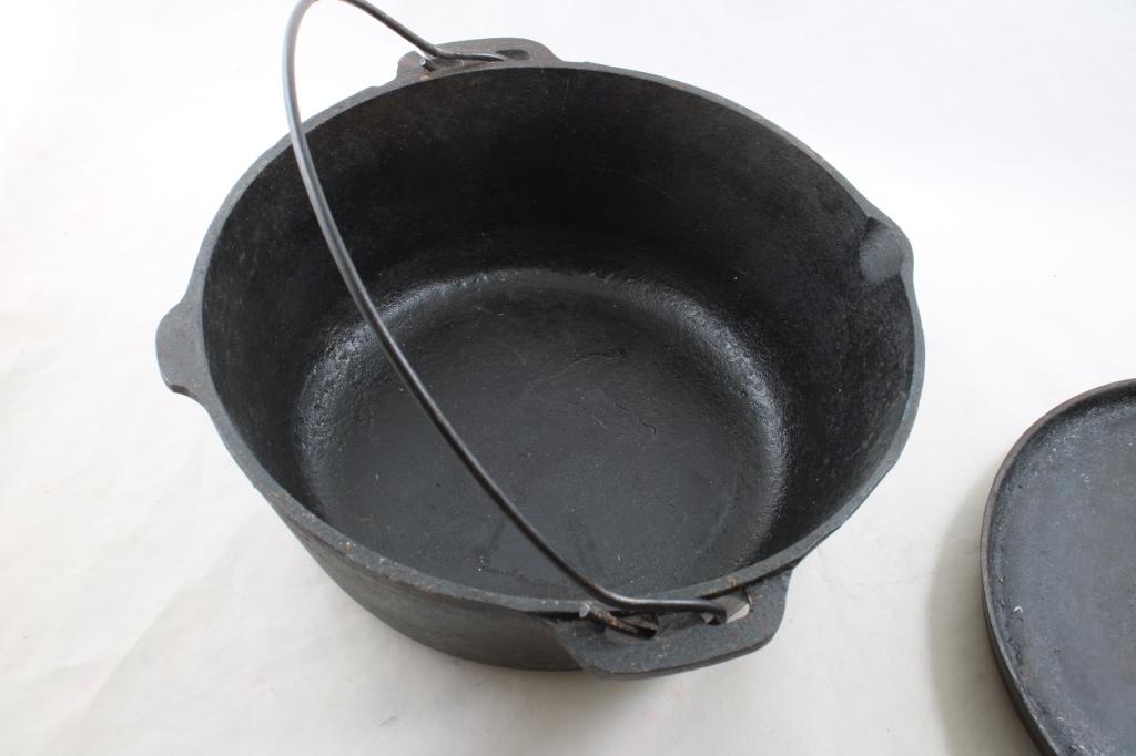 Cast Iron Wagner Ware Griddle & 5 Qt Dutch Oven