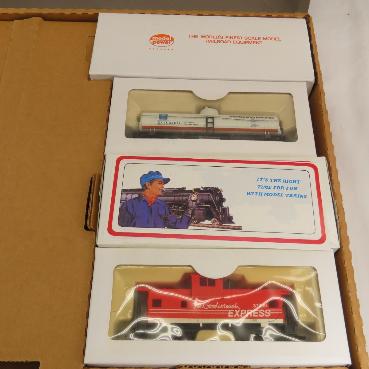 AHM & Brookfield Mr. Goodwrench HO Scale Train Set