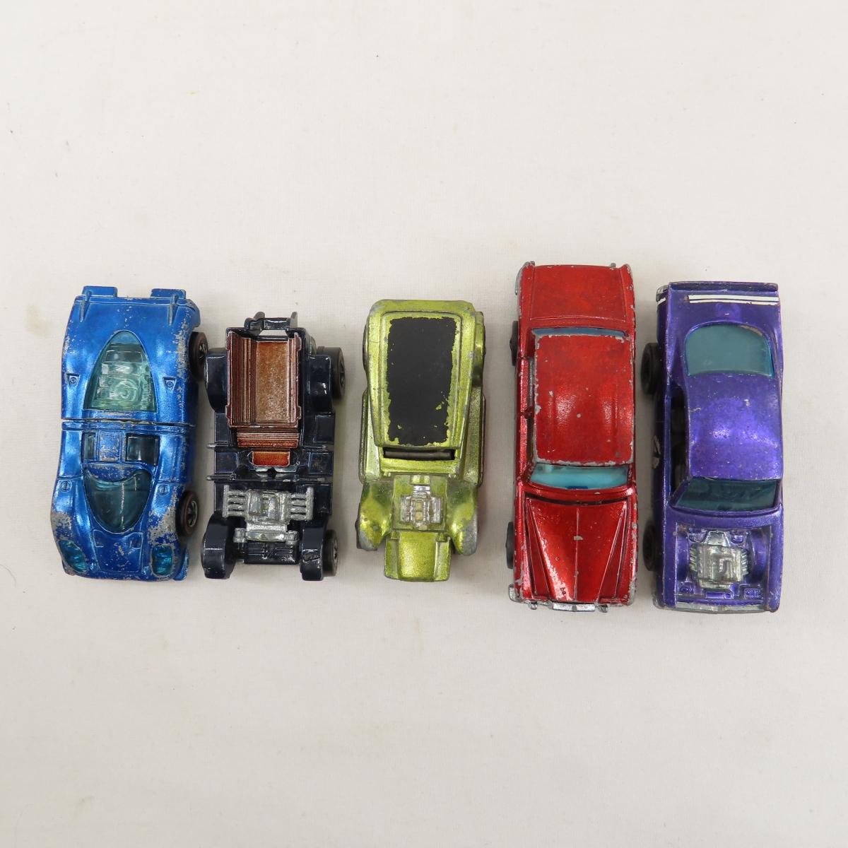 15 Hot Wheels Redlines in rally case