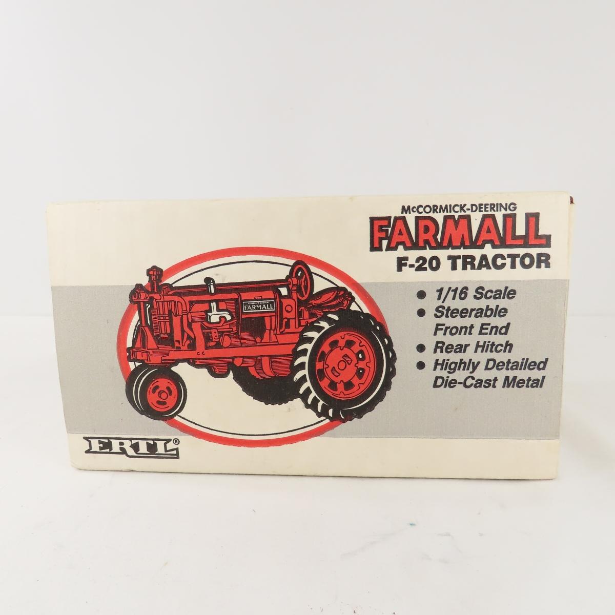 Allis Chalmers D-21 & Farmall F-20 Tractors 1:16