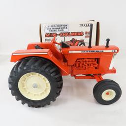 Allis Chalmers D-21 & Farmall F-20 Tractors 1:16