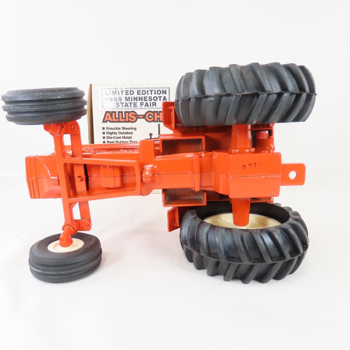 Allis Chalmers D-21 & Farmall F-20 Tractors 1:16