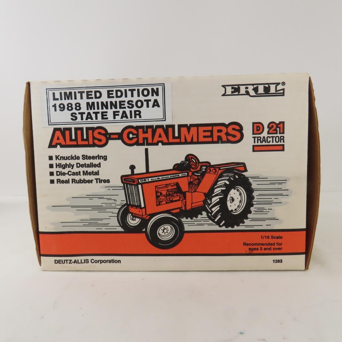 Allis Chalmers D-21 & Farmall F-20 Tractors 1:16