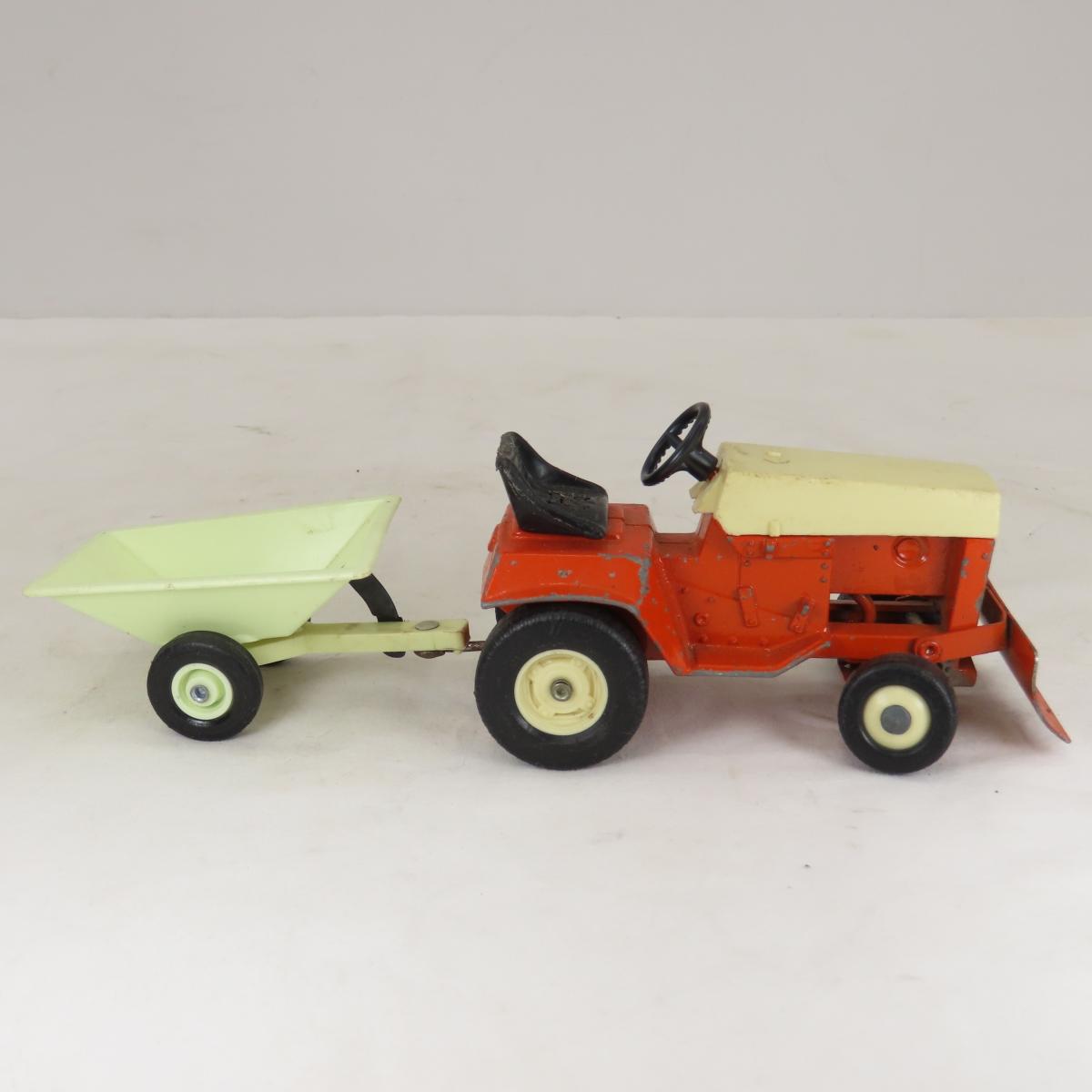 ERTL D-15 Tractor & Lawn & Garden Tractor Set 1/16