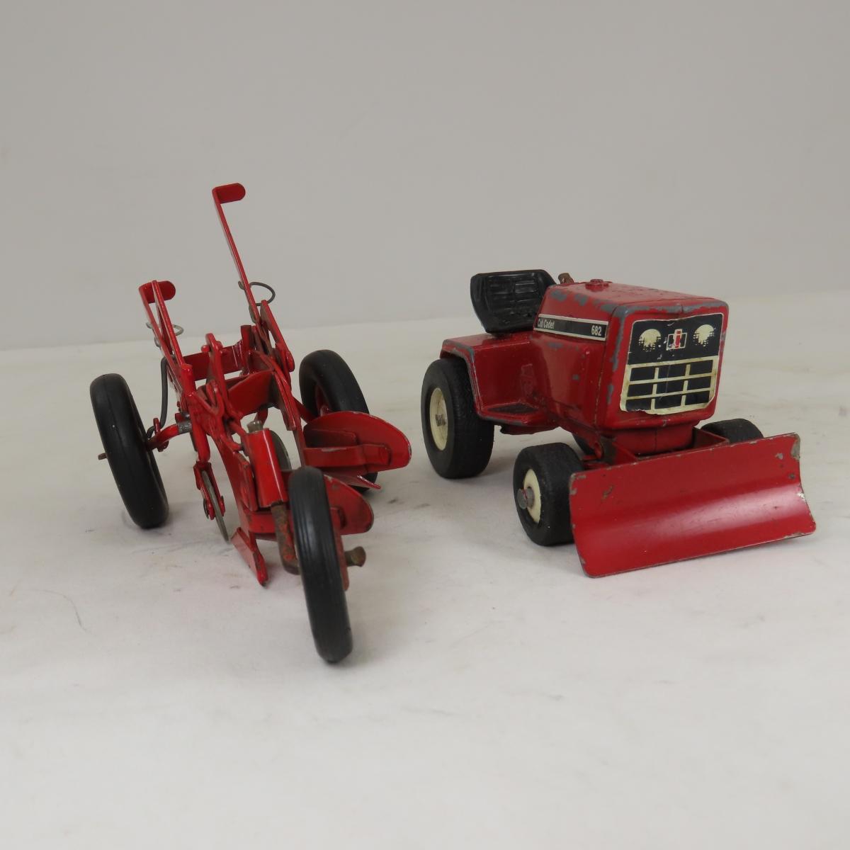 IH & McCormick Red Tractors & Farm Equipment