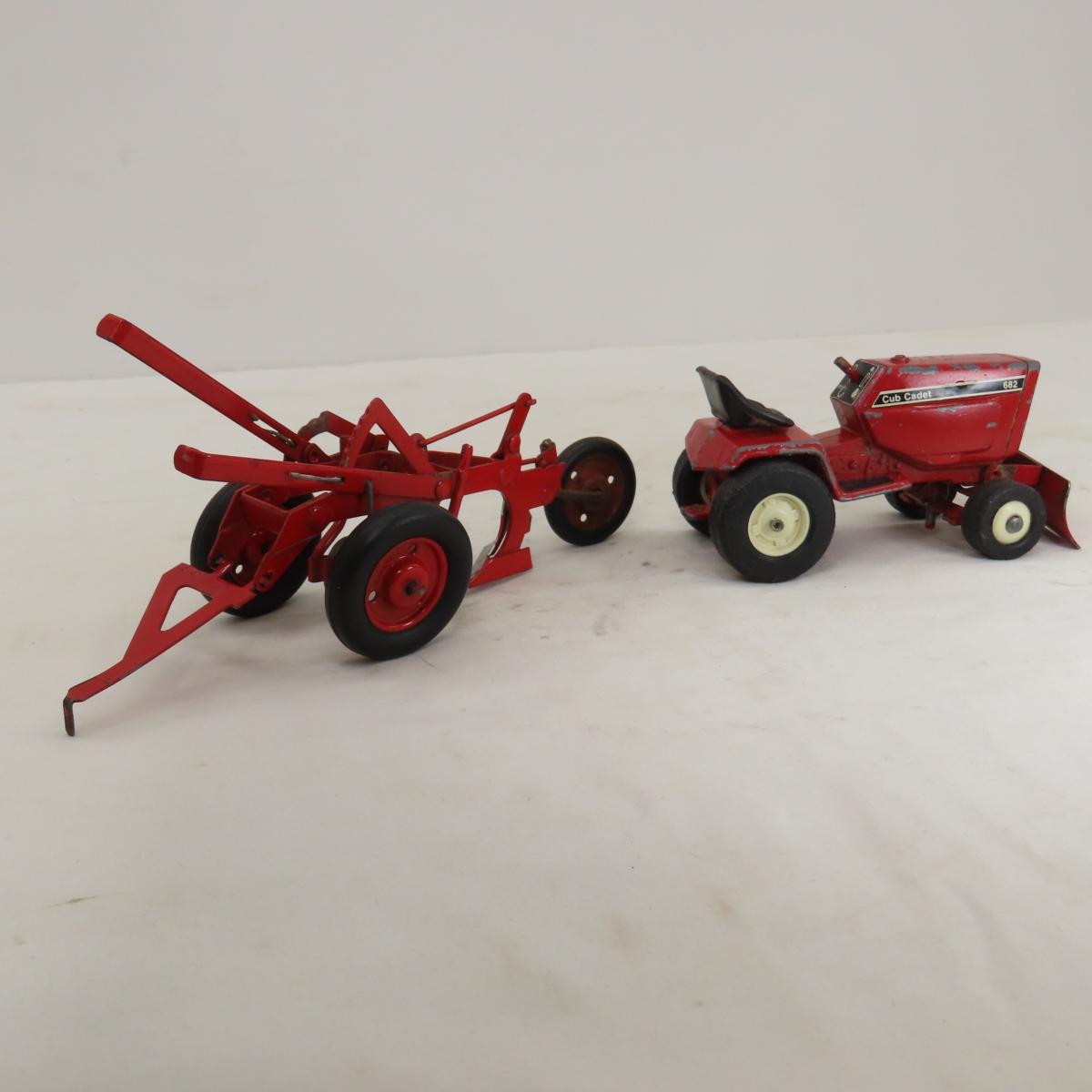 IH & McCormick Red Tractors & Farm Equipment