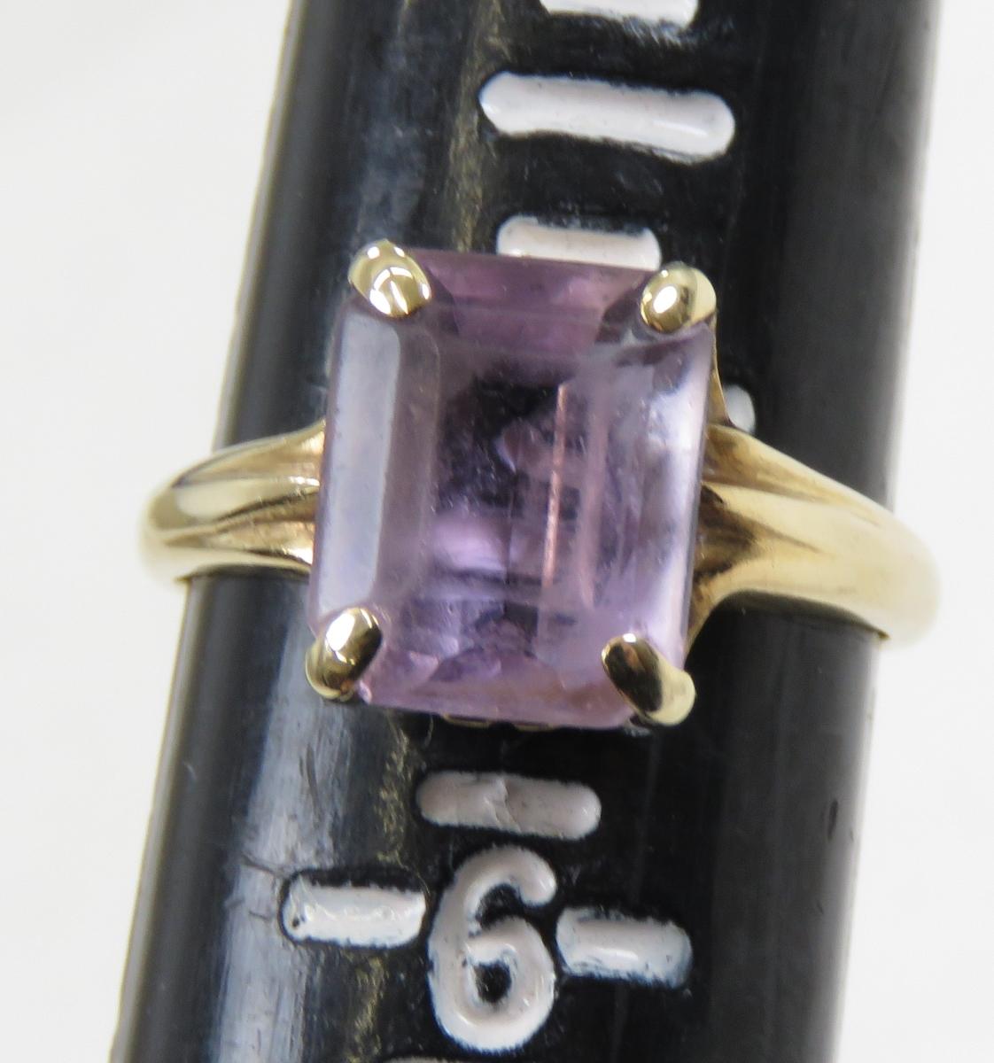 10kt Yellow Gold Amethyst Ring