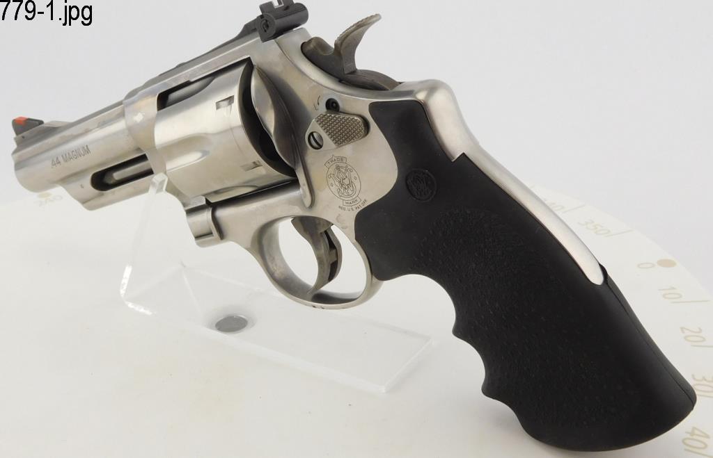 Lot #779 - S&W  686-6 Stainless Double Action Revolver