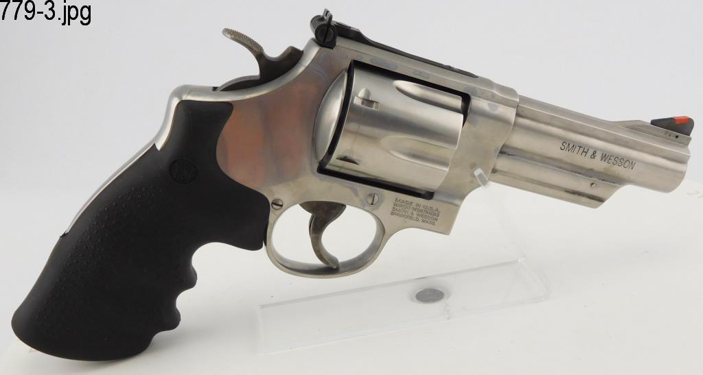 Lot #779 - S&W  686-6 Stainless Double Action Revolver