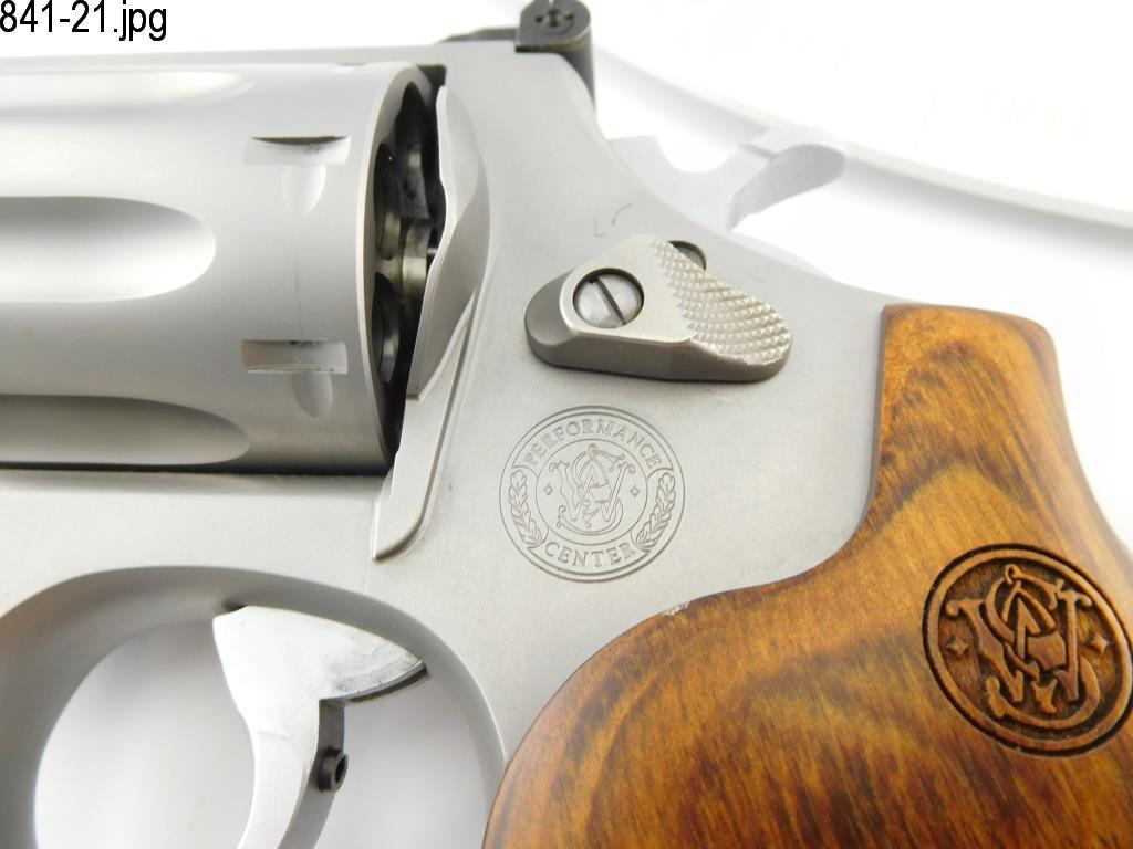 Lot #841 - S&W  627-5 DA Revolver