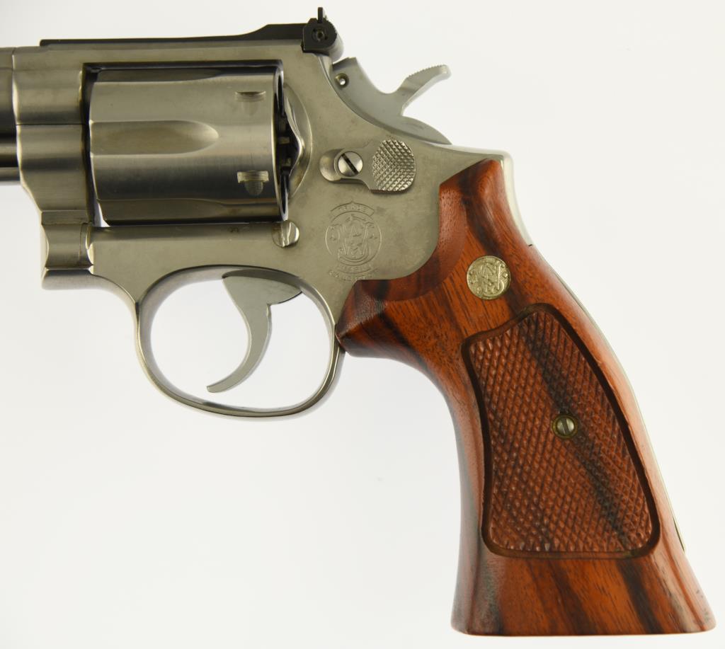 SMITH & WESSON 66-2 Combat Magnum Double Action Revolver