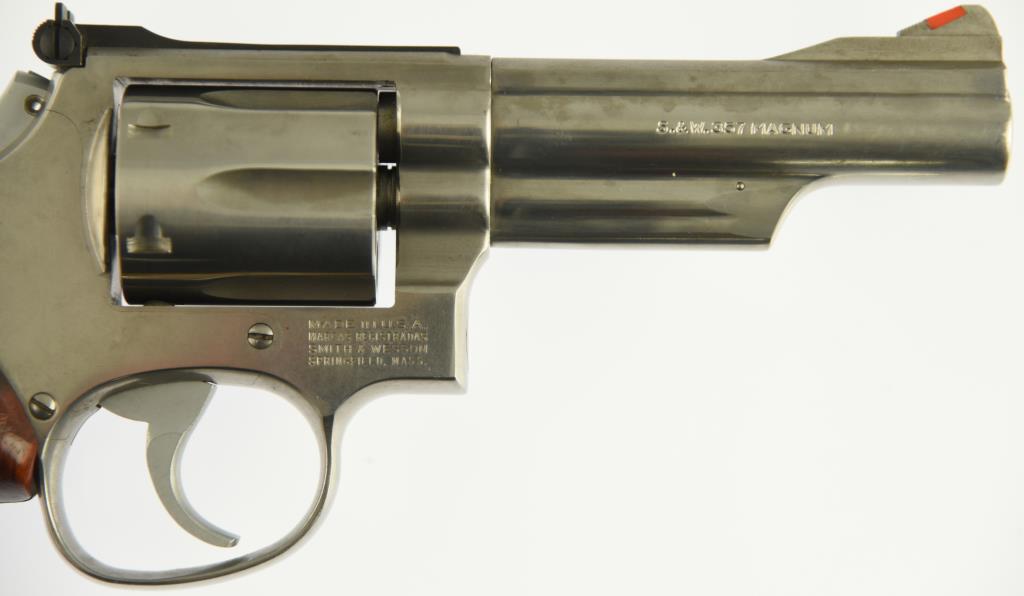 SMITH & WESSON 66-2 Combat Magnum Double Action Revolver