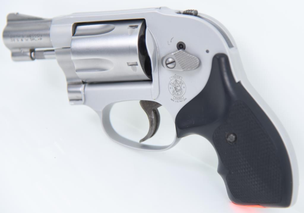 SMITH & WESSON 638-3 AIRWIEGHT Double Action Revolver