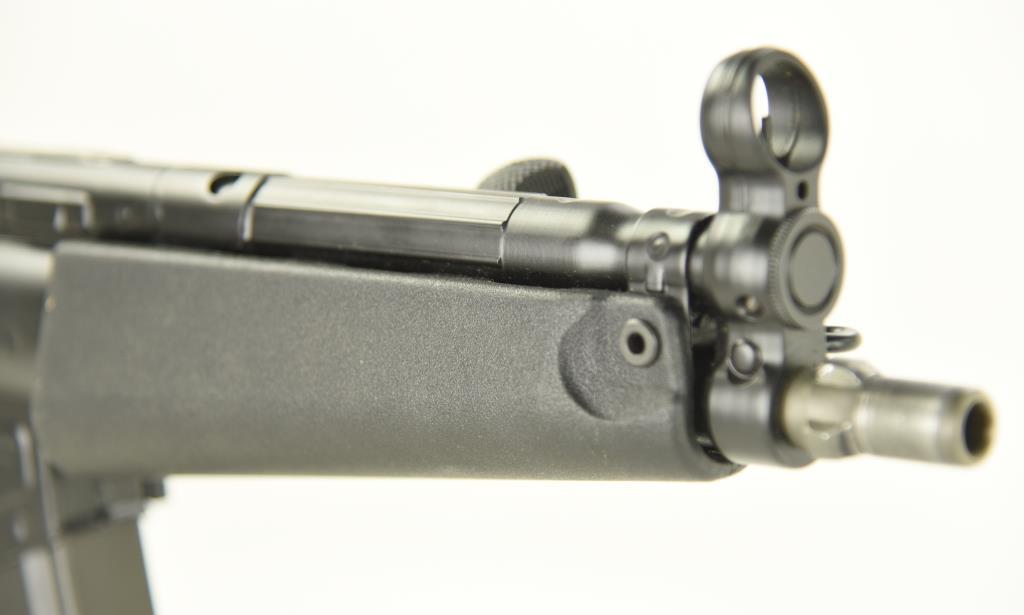 Heckler & Koch MP5 Full Auto Sub Machine gun. SN#: 6461. Reg Sear Serial # K637. Date Code "IF" 1985