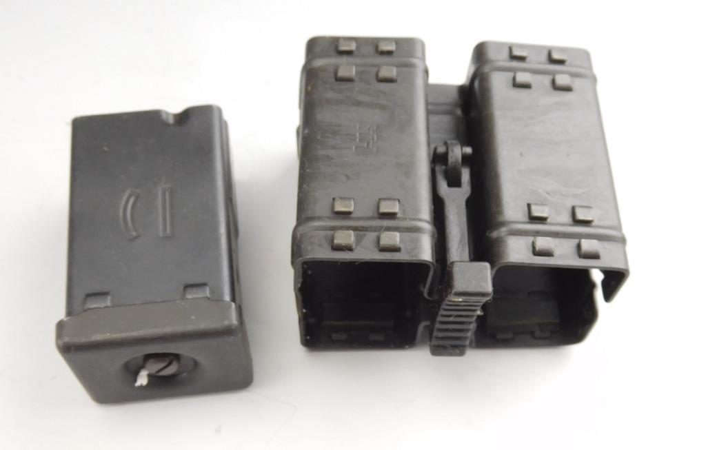 Total of 6 HK MP5 30 Rd Mags. 3 Are in an Eagle Industries Drop leg Holster (Date Code: IG ).