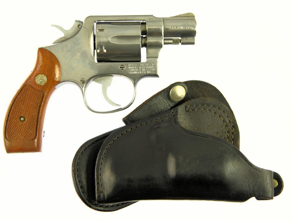 SMITH & WESSON 64-2 Double Action Revolver