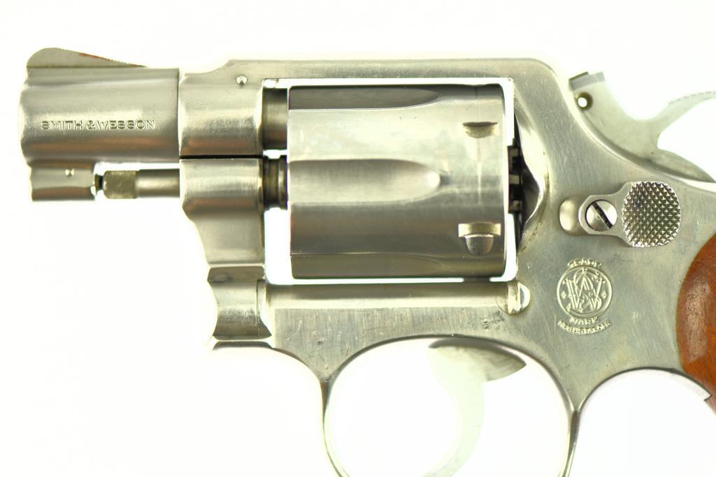 SMITH & WESSON 64-2 Double Action Revolver