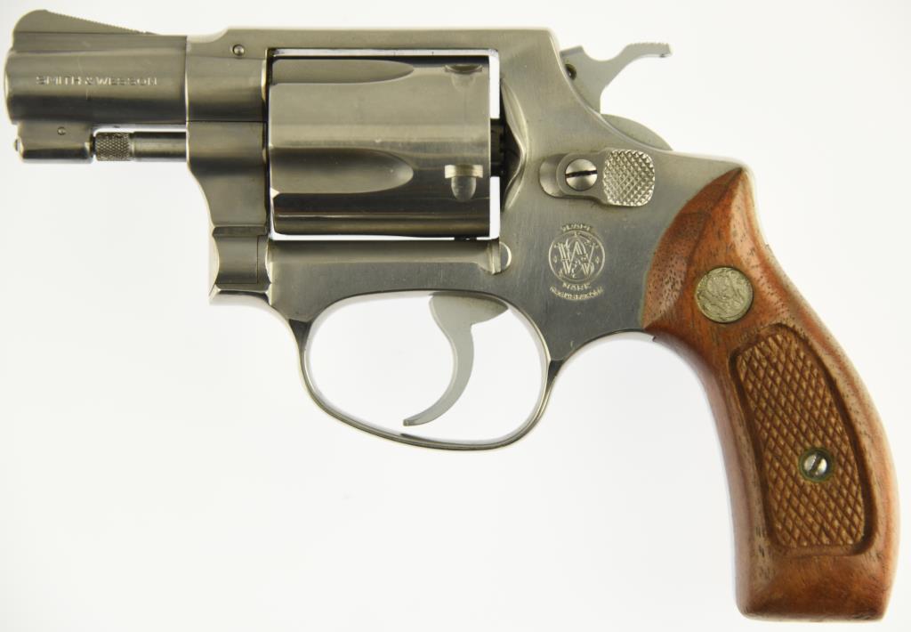 SMITH & WESSON 60 Double Action Revolver