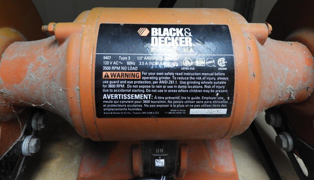 Lot # 4623 - Black & Decker 6” Bench Grinder