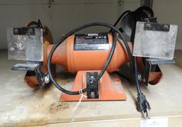 Lot # 4623 - Black & Decker 6” Bench Grinder