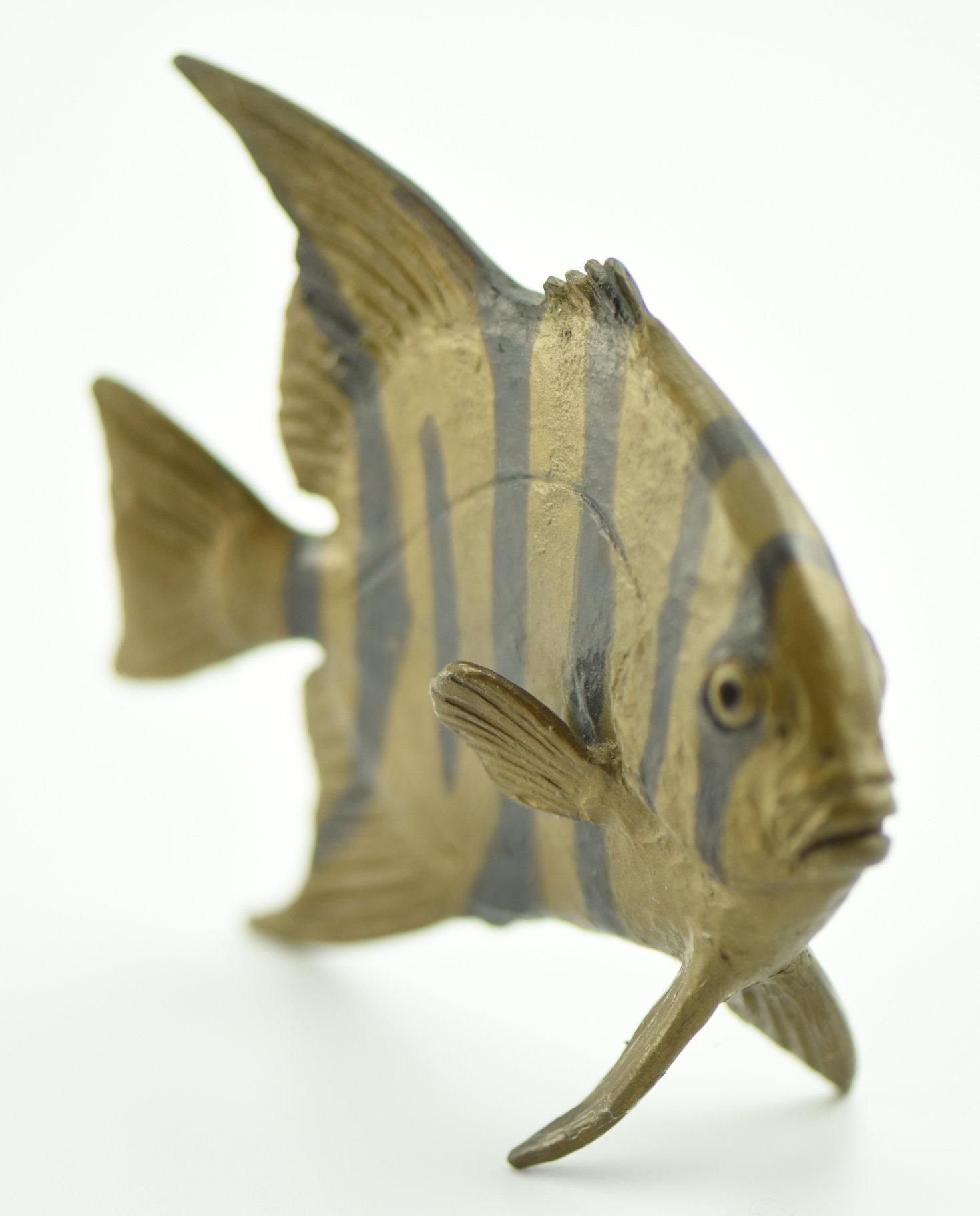 Lot #357 - Bronze Spadefish sculpture by David Turner signed D.H. Turner 4”