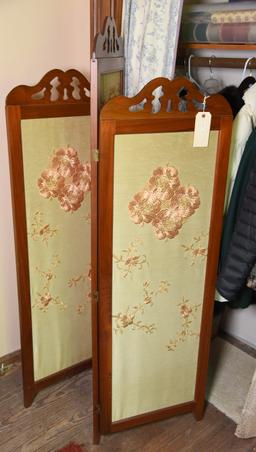 Lot #532 - Three section oriental style Walnut room divider with carved top hand made in Bridge