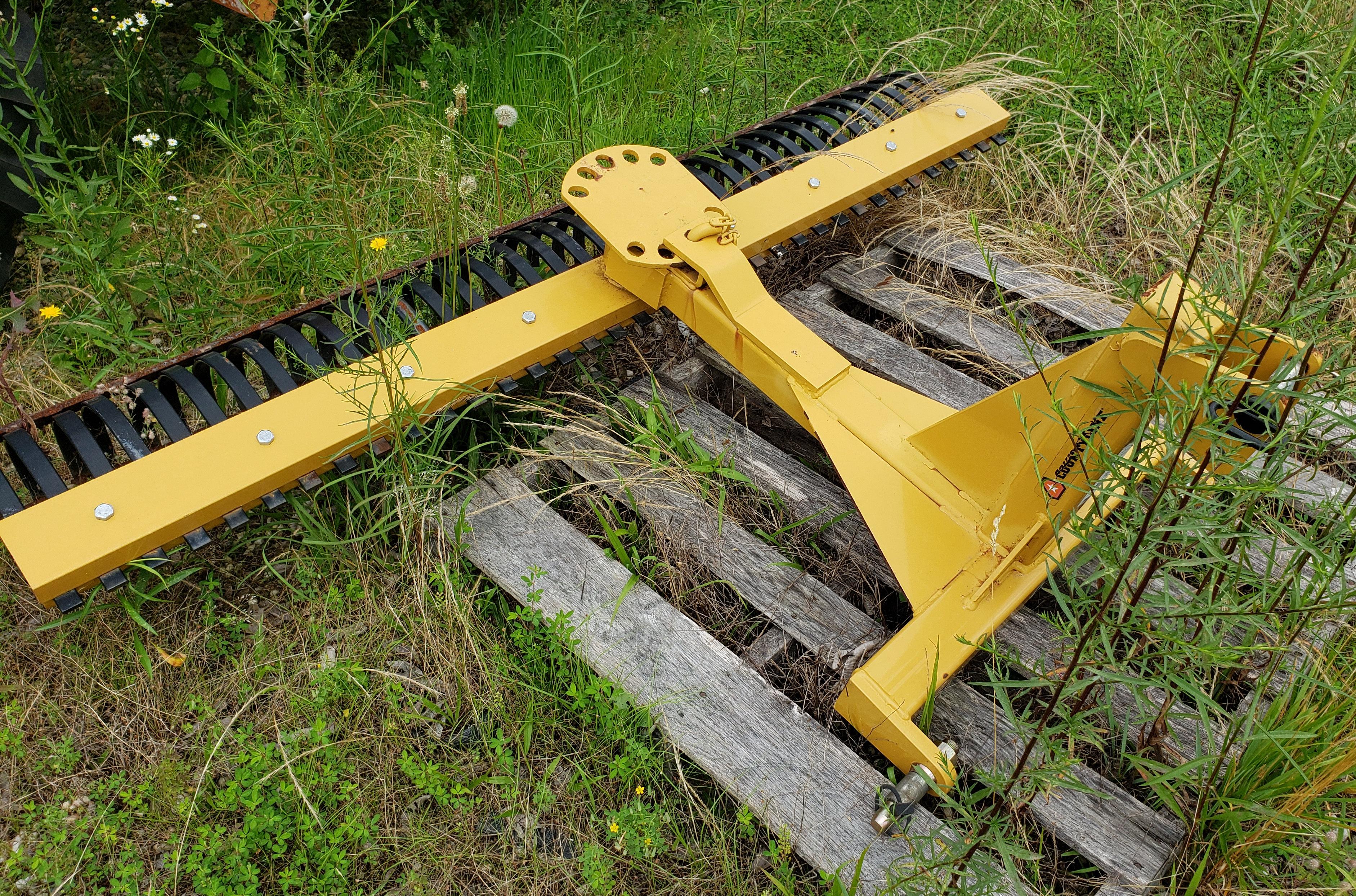 Lot #12 - Countyline Mdl LR6, 6? Landscape Rake PTO HP Rating: 19-40, Height: 39", Approx. Weight.