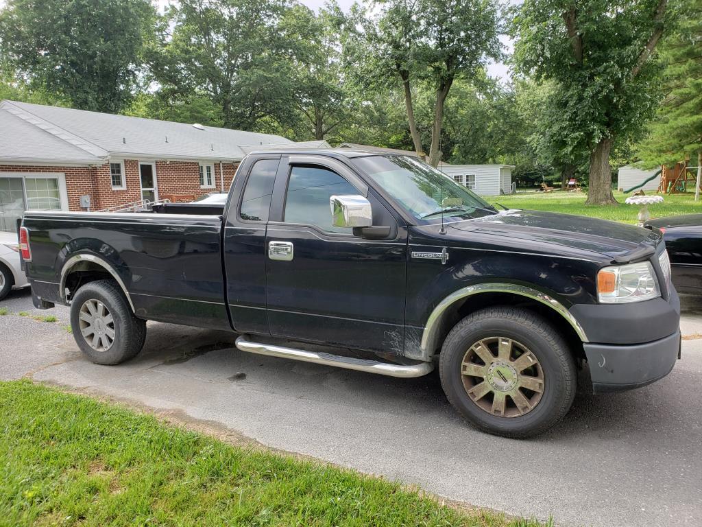 Lot #17 - 2007 Ford F150 Pickup Truck (w/Lincoln Upgrades) 2WD Regular Cab Styleside 6-1/2 Ft