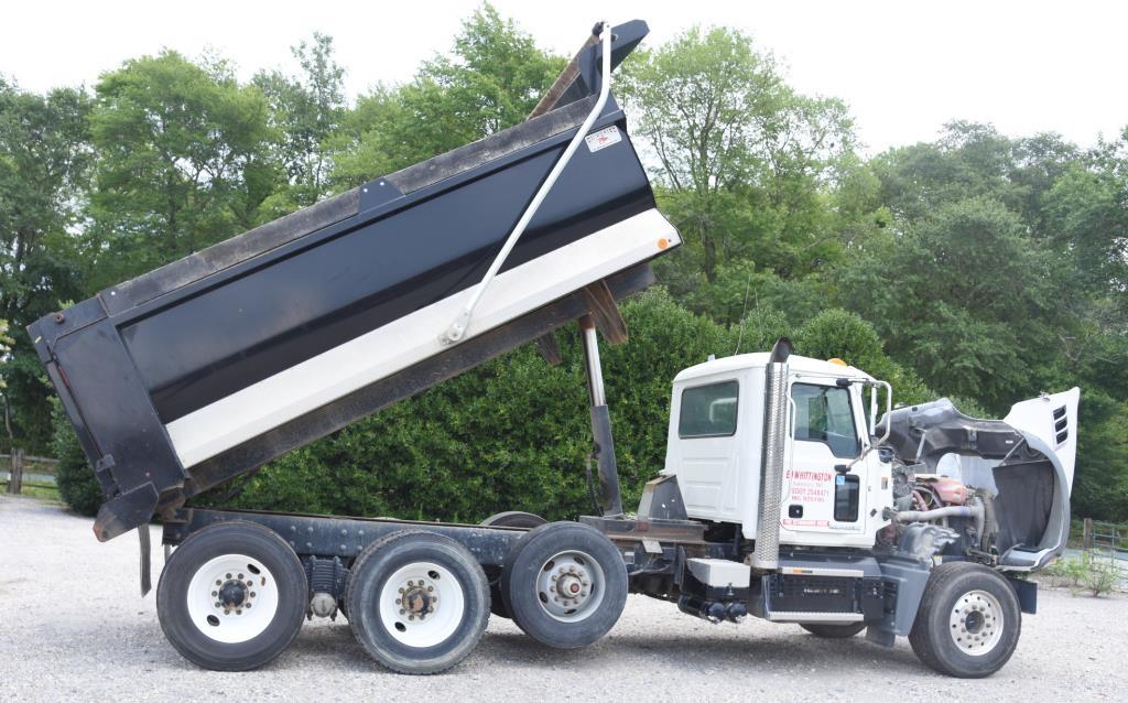 Lot #2 - 2018 Mack Granite GU713, Mack MP8-425 HP 12.8L Diesel SN# 179519 w/ Maxitourque 8 speed