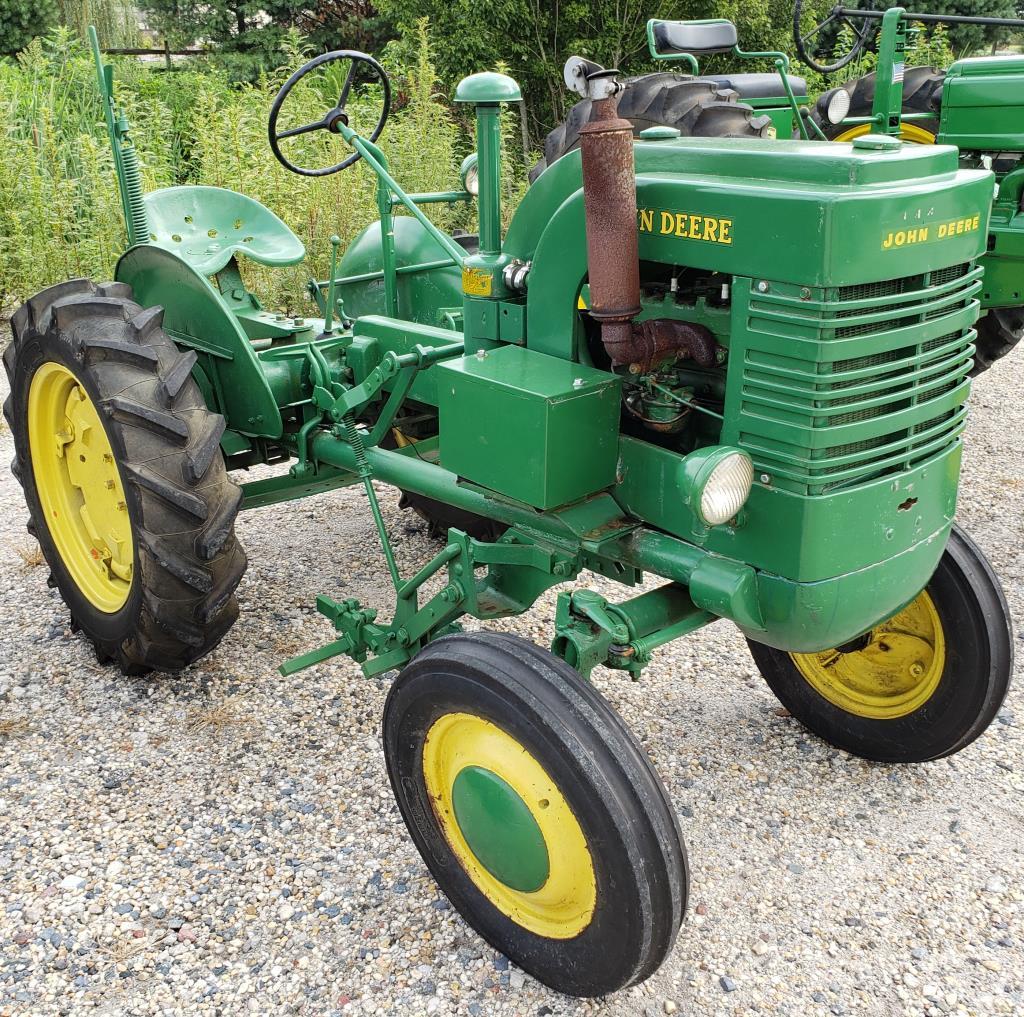 Late 1940's John Deere Mdl "L" Tractor Features headlight, Electric Start, Has a full set of