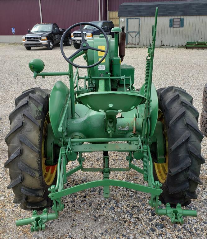 Late 1940's John Deere Mdl "L" Tractor Features headlight, Electric Start, Has a full set of