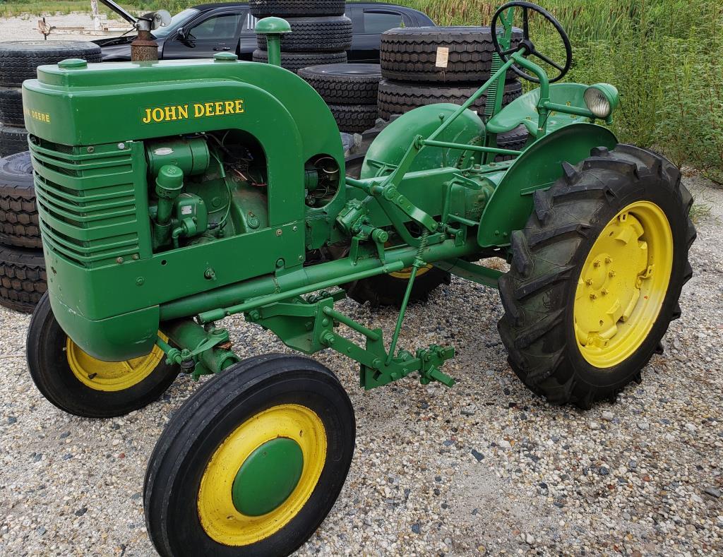 Late 1940's John Deere Mdl "L" Tractor Features headlight, Electric Start, Has a full set of