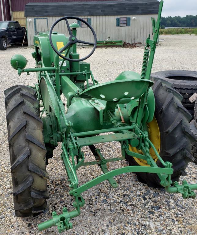 Late 1940's John Deere Mdl "L" Tractor Features headlight, Electric Start, Has a full set of
