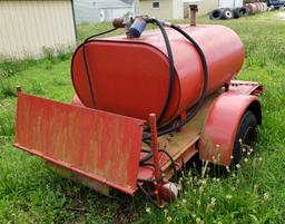 Red Farm Trailer with 275 Gal +/- Fuel tank Note: The trailer toung is missing the mechanism