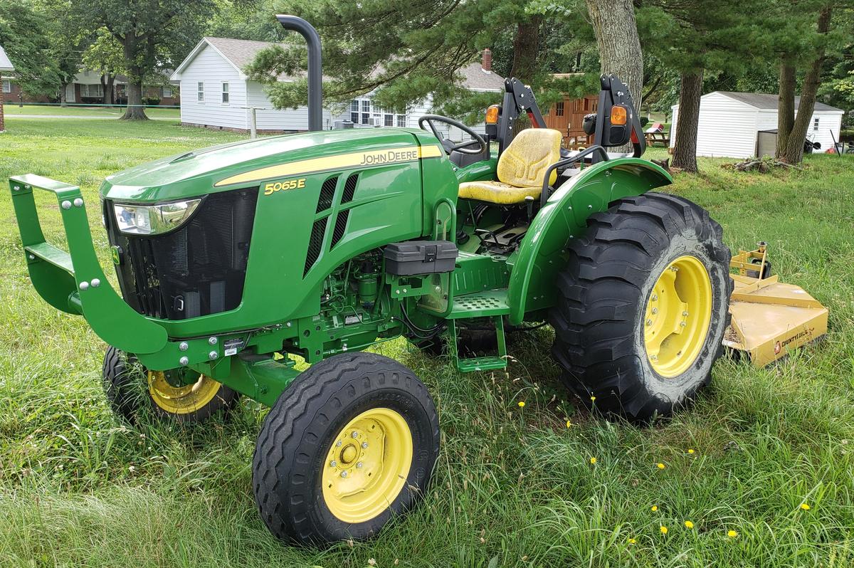 Lot #8 - 2016 John Deere 5065E Compact Utility 2WD Tractor, John Deere 65 HP 2.9L 3-cyl diesel