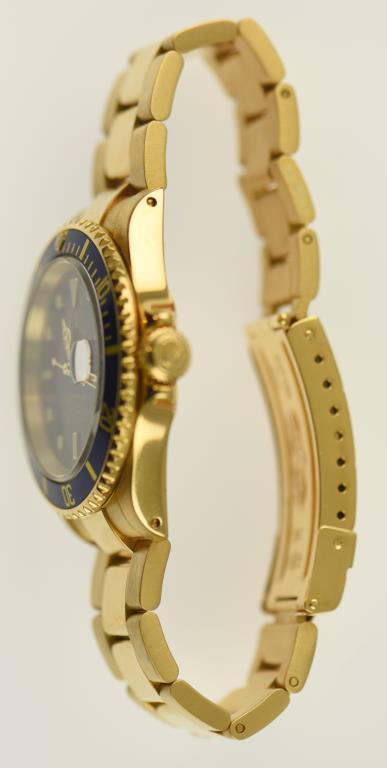 Lot #1 - 18K Yellow Gold Men’s Rolex Submariner with Automatic Movement. 18K Round Case. 18K