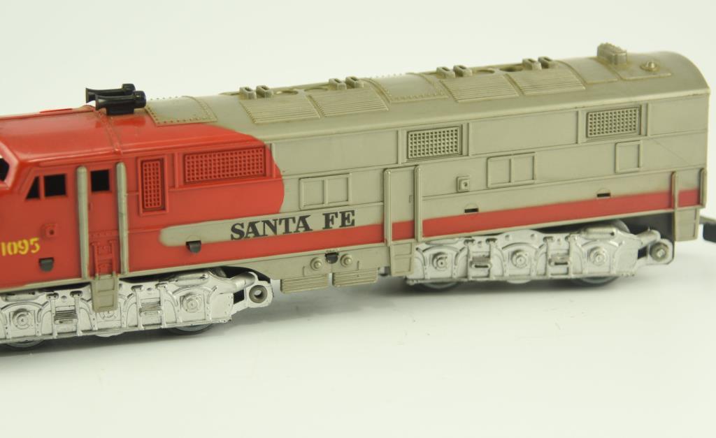 Lot #1 - Marx Sante Fe Model 1095 “O” gauge engine and Dummy A car