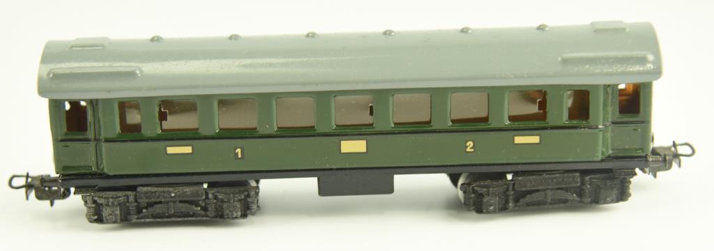 Lot #14 - (5) Marklin vintage metal passenger cars all in original boxes: model 346/2 Dining Car,