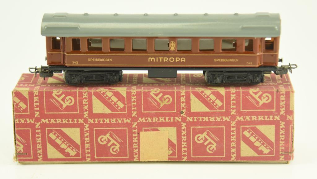 Lot #16 - (5) Marklin “Mitropa” passenger cars to include: (2) Model 342 Dining Cars and (3)