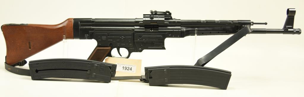 Lot #1924 - German Sport Guns/Imp ATI Schmeisser STG-44 Semi Auto Carbine SN# AS12710DE .22 Cal