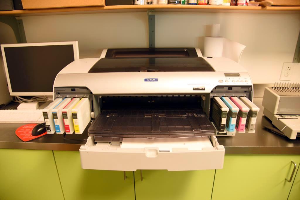 Lot #1466 - Epson Stylus Pro 9800 model K132A Large Format 44” printer, Epson Stylus Pro 4000,